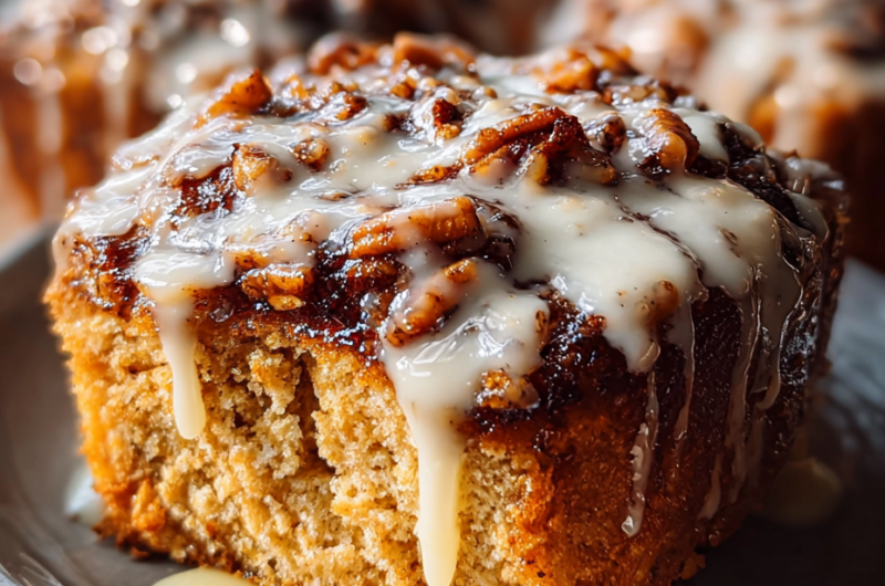 Cinnamon Roll Baked Oatmeal