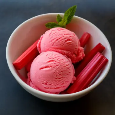 Homemade Rhubarb Ice Cream: a Creamy Summer Bliss